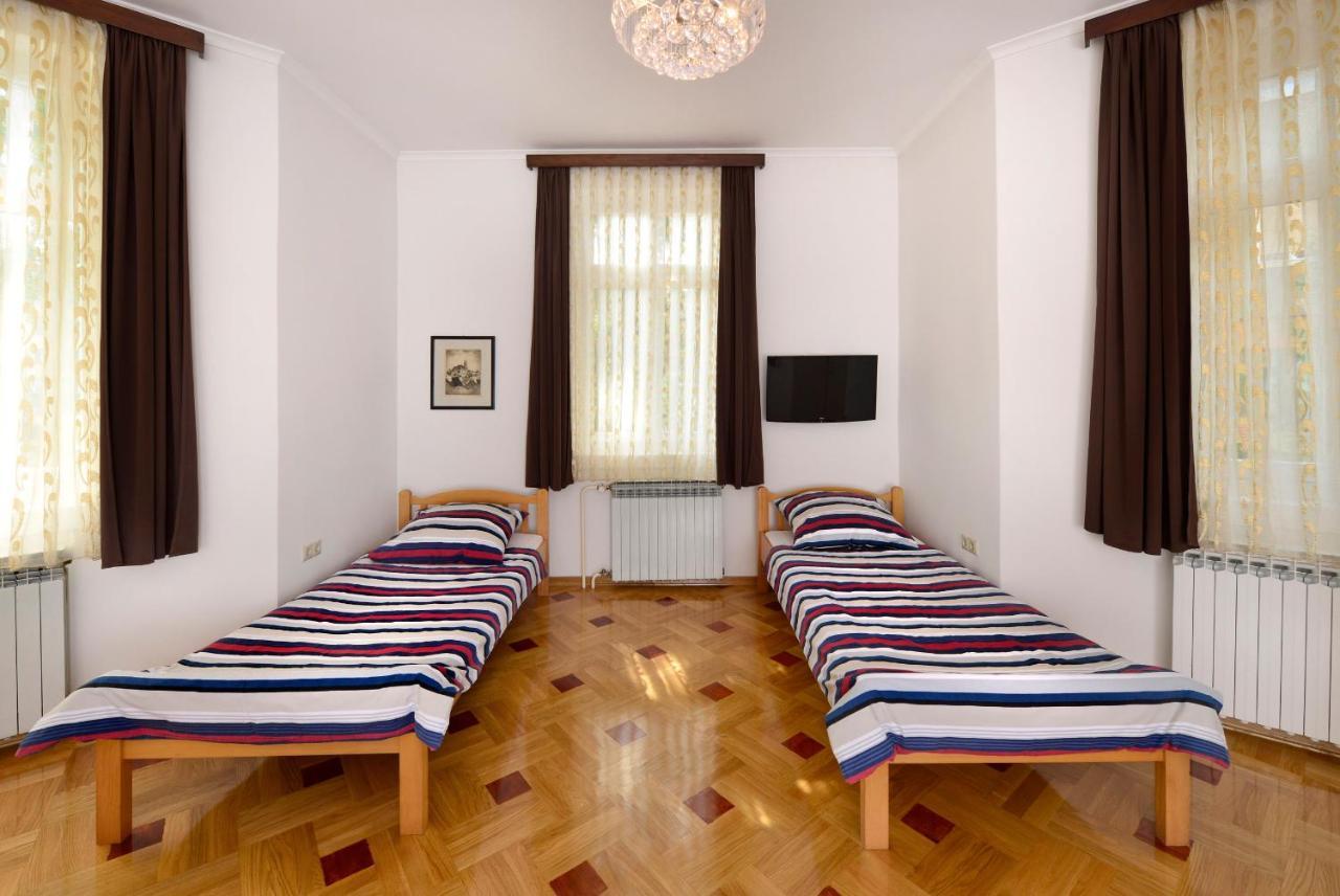Vila Regina Rooms 카를로바츠 외부 사진
