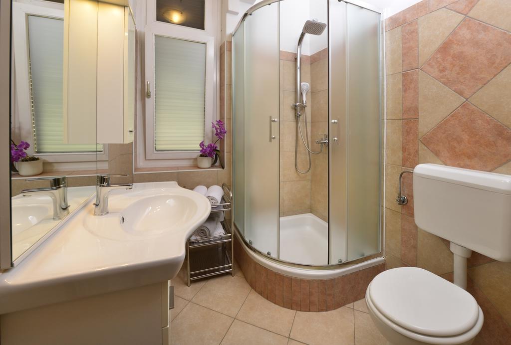 Vila Regina Rooms 카를로바츠 외부 사진
