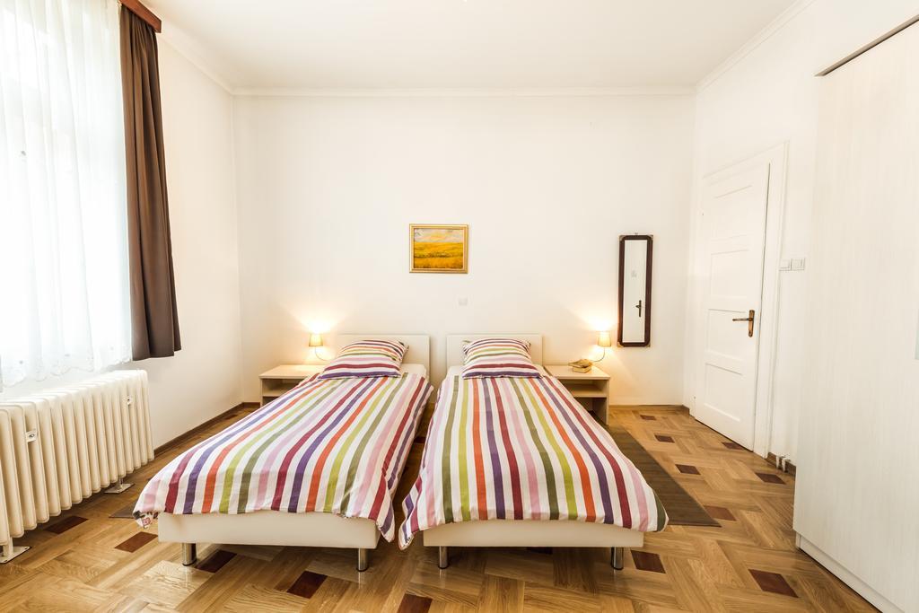 Vila Regina Rooms 카를로바츠 외부 사진